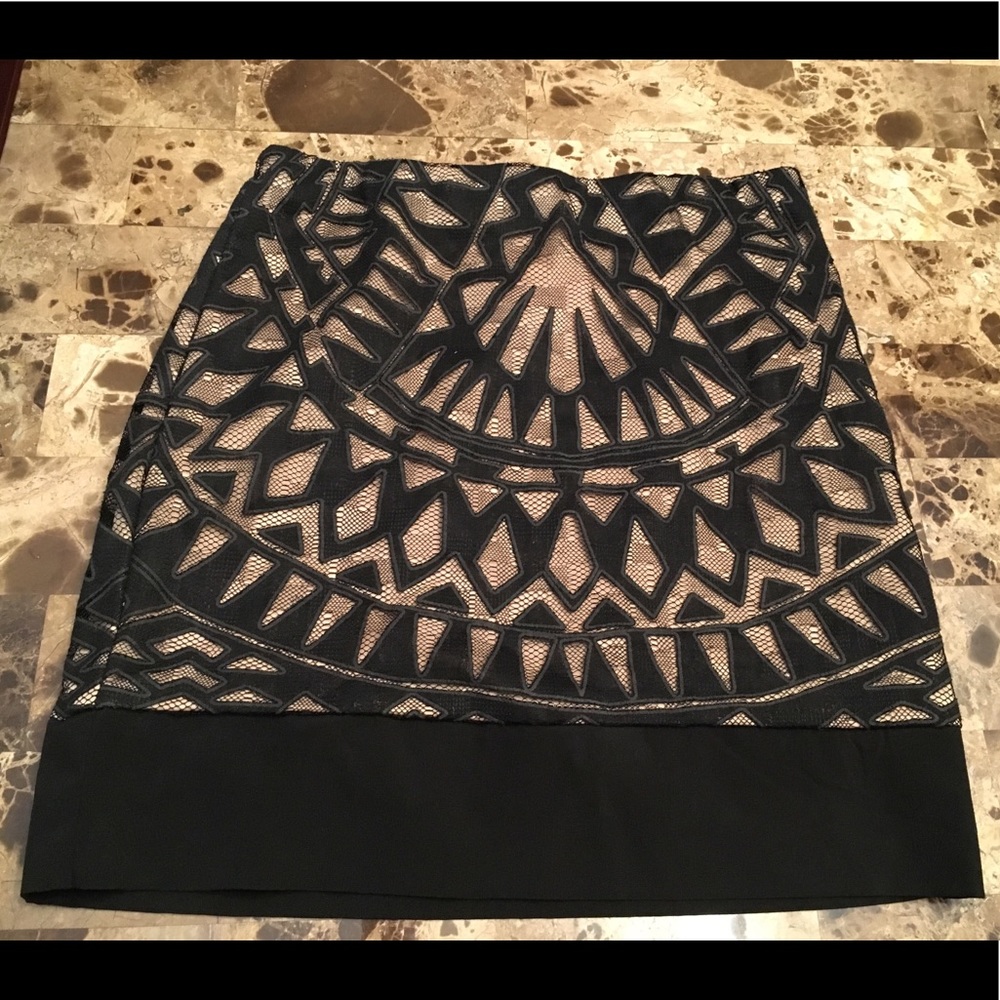 Henrigirl NWT Black and Beige lace pattern skirt